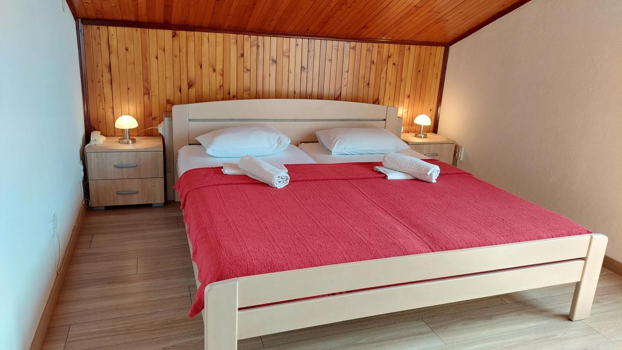 Pansion Klaudija Bed & Breakfast ซริกเวนิซา ห้อง รูปภาพ